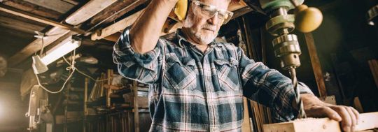 You can continue working up to a certain amount while receiving the Age Pension. An explanation of what happens if you want to keep working.