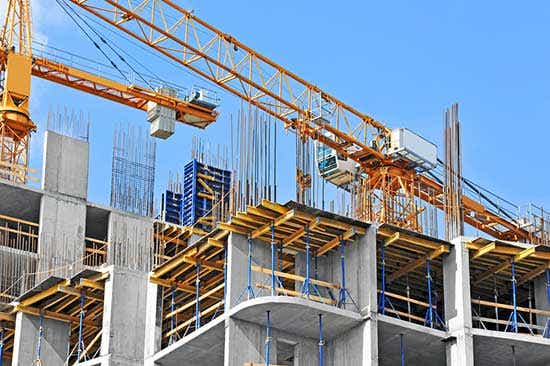 Banks-are-pulling-back-on-lending-to-construction