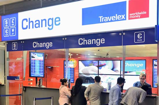 Exchanging-money-using-Travelex