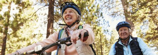couple riding bikes