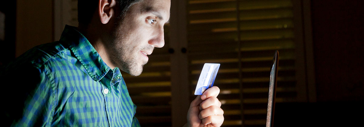 can i use my credit card while buying a house