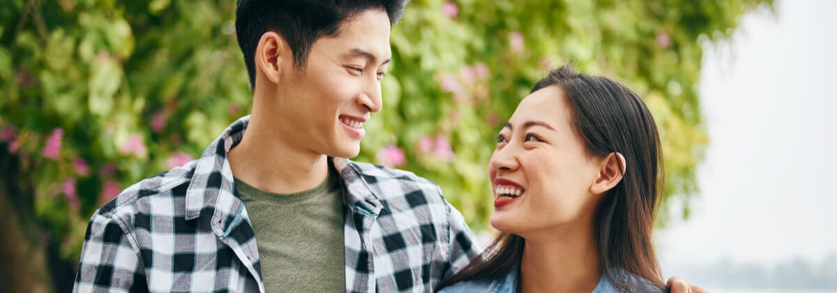 can married couple have separate health insurance