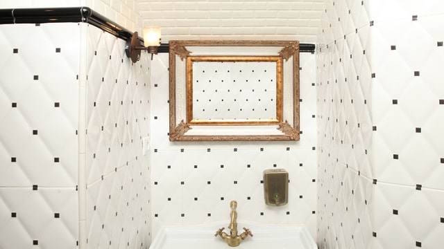 Square feature tiles in bathroom