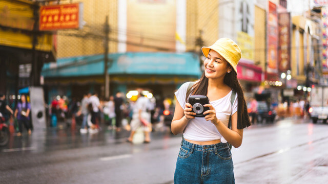 Female solo tourist