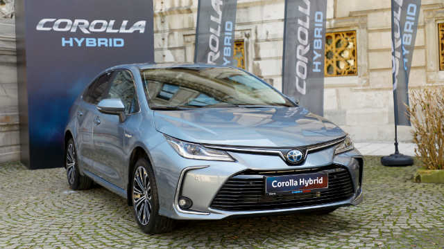 toyota corolla hybrid