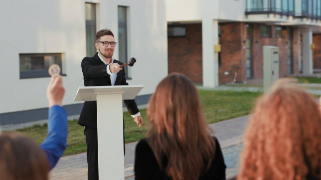 Auctioneer