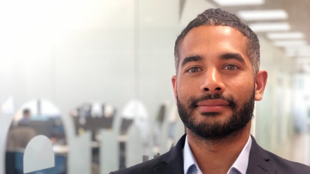 Simon Peters, eToro