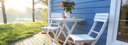 Table & chairs deck