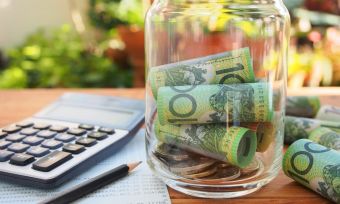 Term deposits vs savings accounts: which one should I choose?
