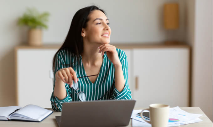 A young women with a laptop computer