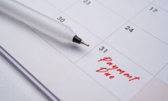 Does a late credit card payment affect my credit score?