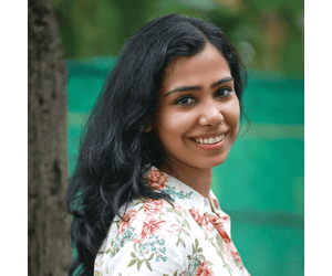 Headshot of Vidhu Bajaj